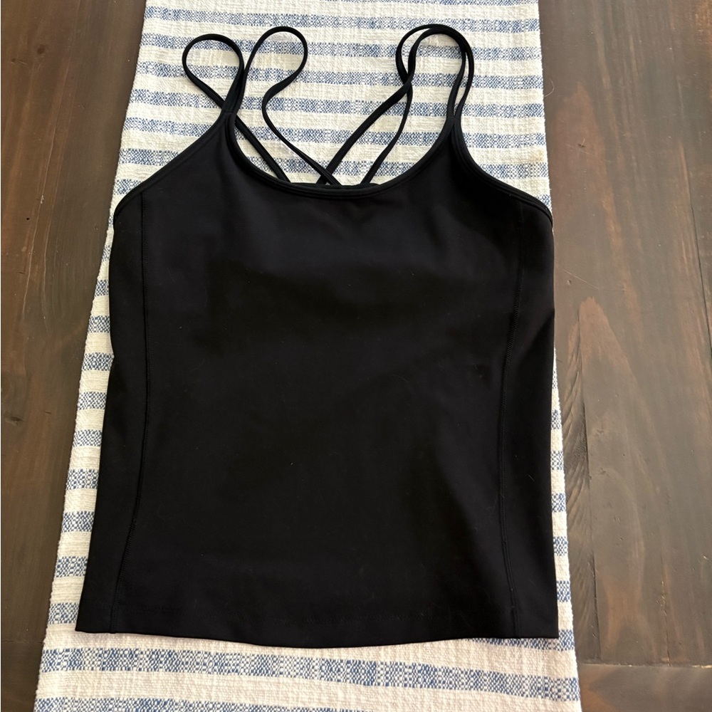 Lululumon Free to Be cross cross tank top w builtin bra